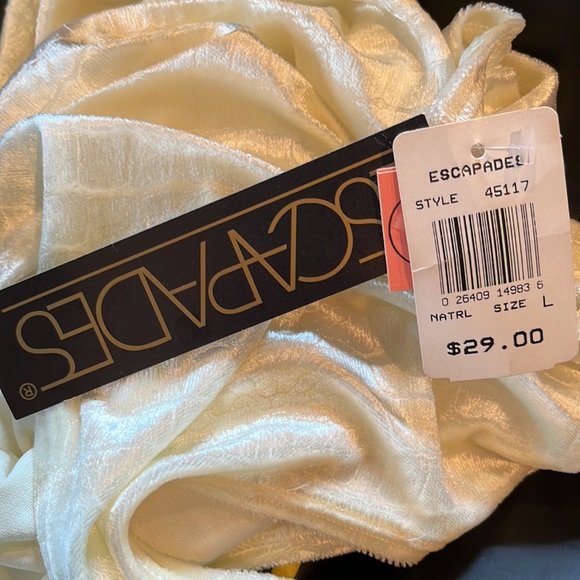 NWT Velvet Snake Print Top - Picture 5 of 5